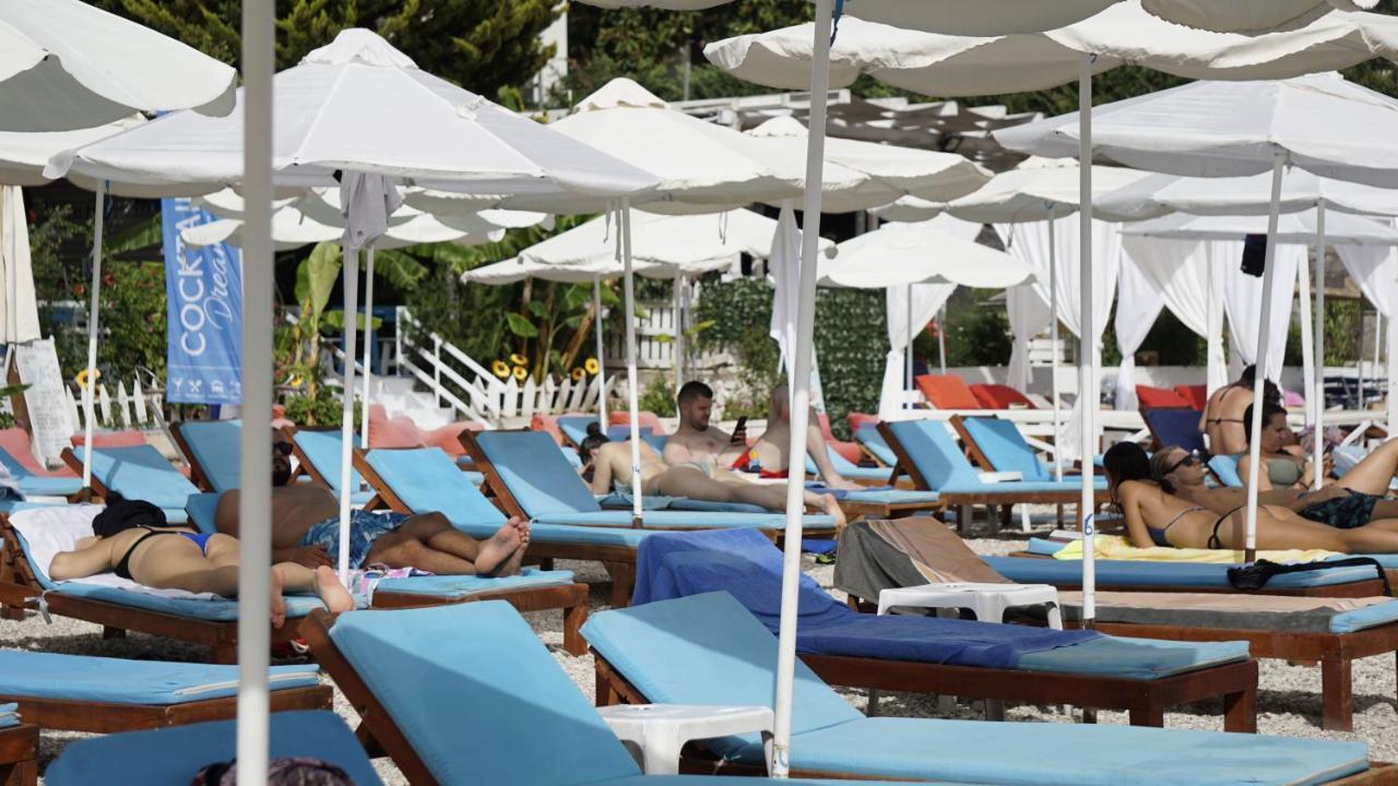 Cocktail & Dreams - Beach Hotel Sarande Ngoại thất bức ảnh