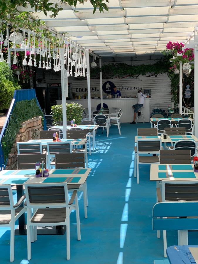 Cocktail & Dreams - Beach Hotel Sarande Ngoại thất bức ảnh