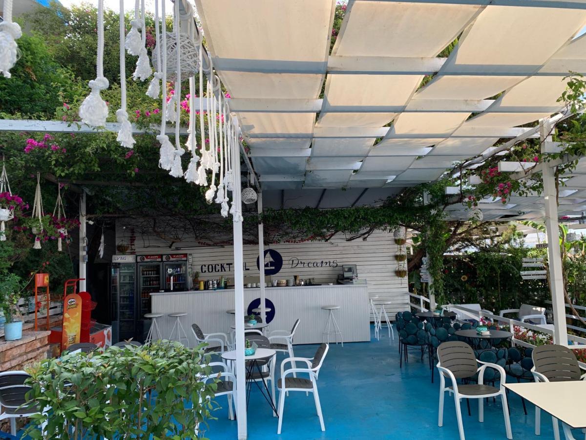 Cocktail & Dreams - Beach Hotel Sarande Ngoại thất bức ảnh