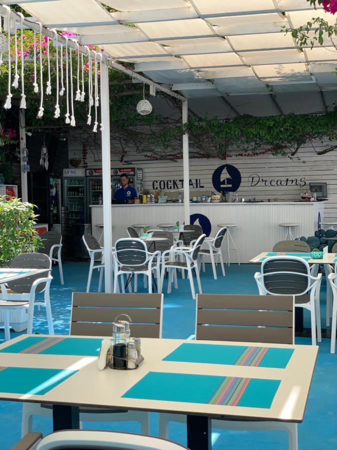 Cocktail & Dreams - Beach Hotel Sarande Ngoại thất bức ảnh