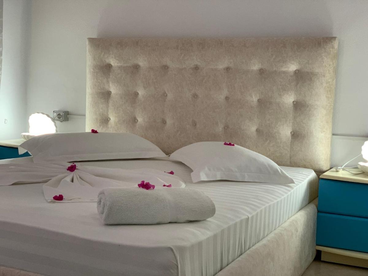 Cocktail & Dreams - Beach Hotel Sarande Ngoại thất bức ảnh