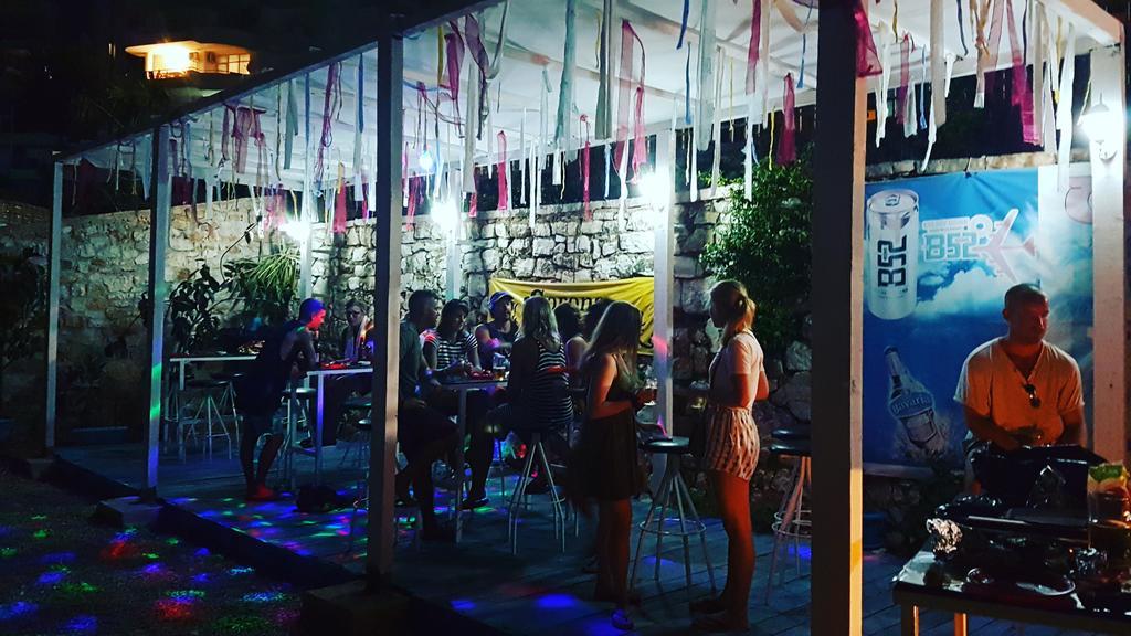 Cocktail & Dreams - Beach Hotel Sarande Ngoại thất bức ảnh