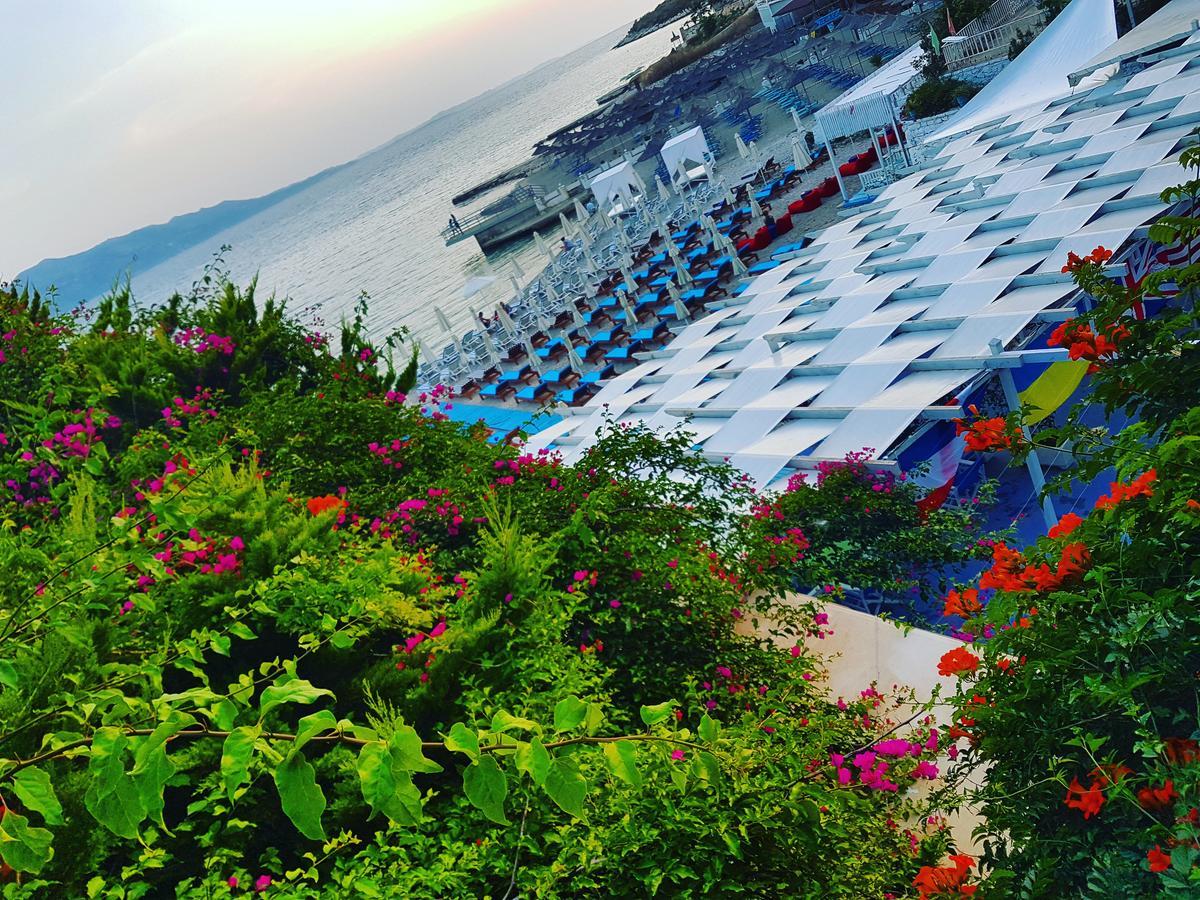 Cocktail & Dreams - Beach Hotel Sarande Ngoại thất bức ảnh